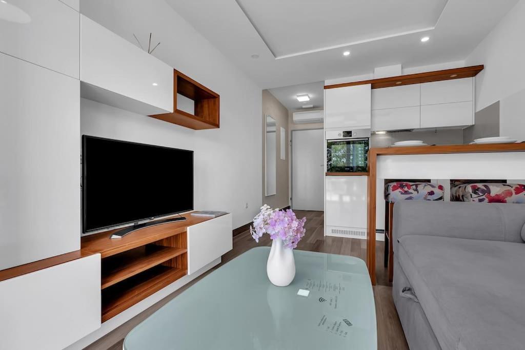 Brotis - Studioapartment - Makarska Exklusiv Promajna Εξωτερικό φωτογραφία