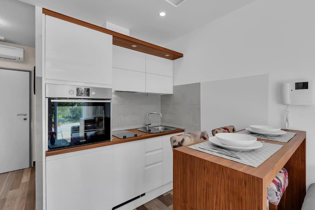 Brotis - Studioapartment - Makarska Exklusiv Promajna Εξωτερικό φωτογραφία